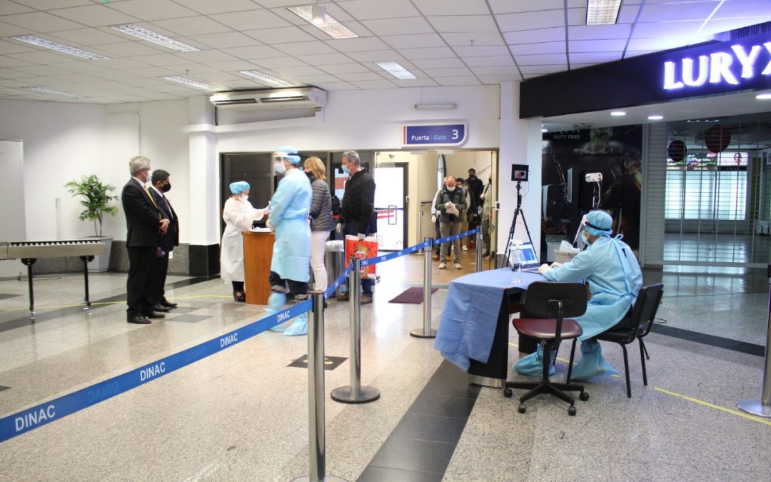 Viajeros serán multados: 500 personas no presentaron test al volver al país