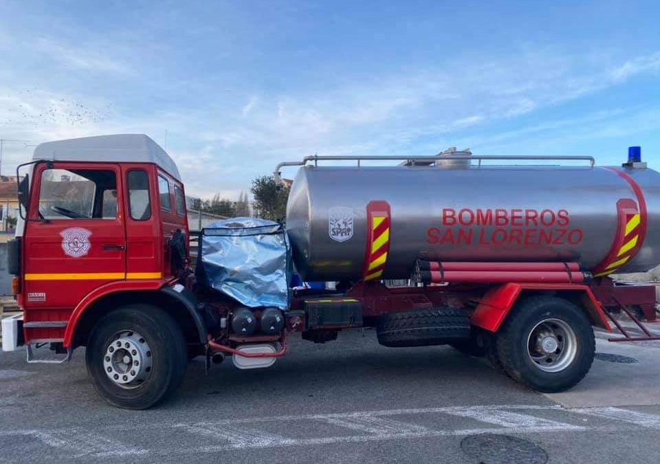 Bomberos Voluntarios organizan colecta para pagar el flete de un camión cisterna