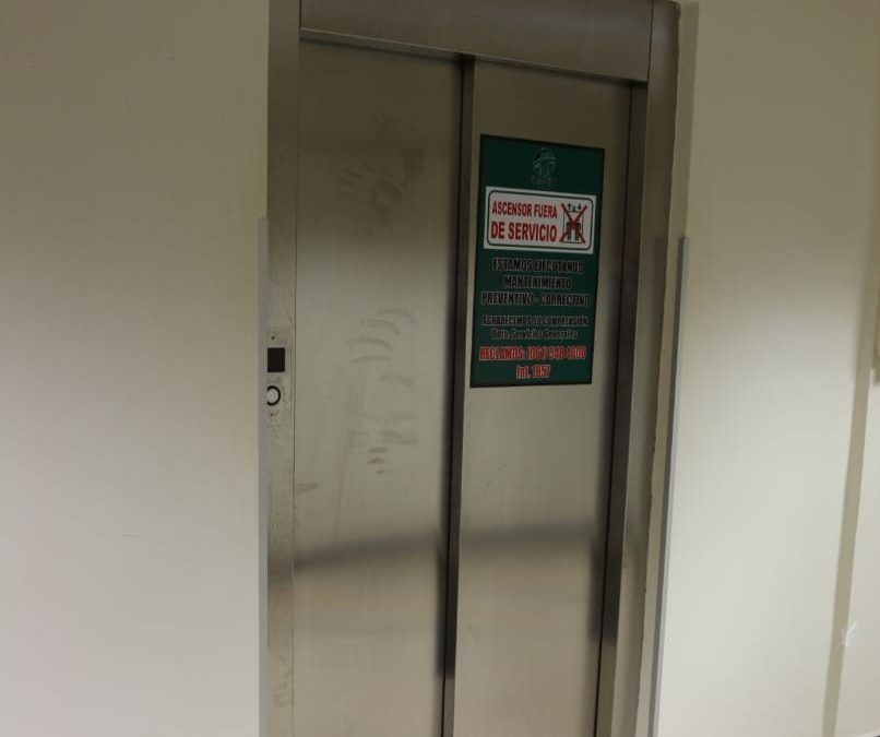 Hallan sin vida a hombre debajo de un ascensor de la Fundación Tesãi
