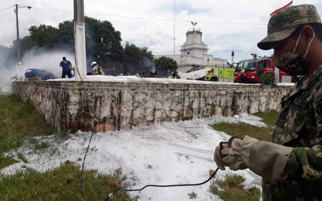 Accidente aéreo deja siete muertos y un herido