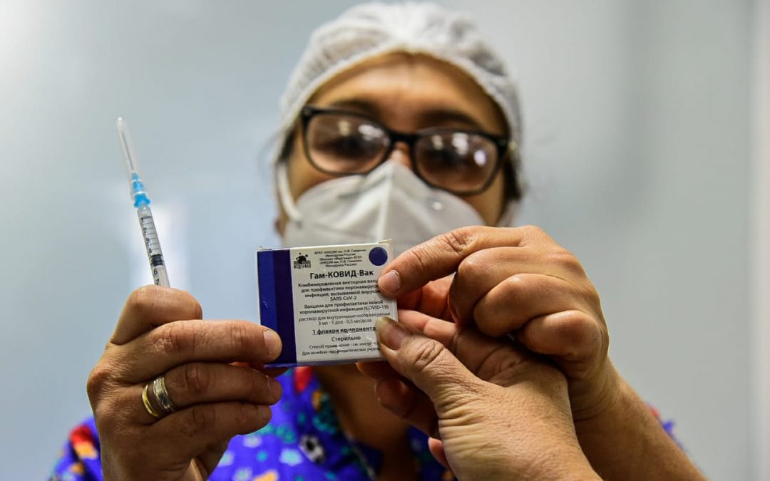 Casi 500 profesionales de salud han recibido la Sputnik V