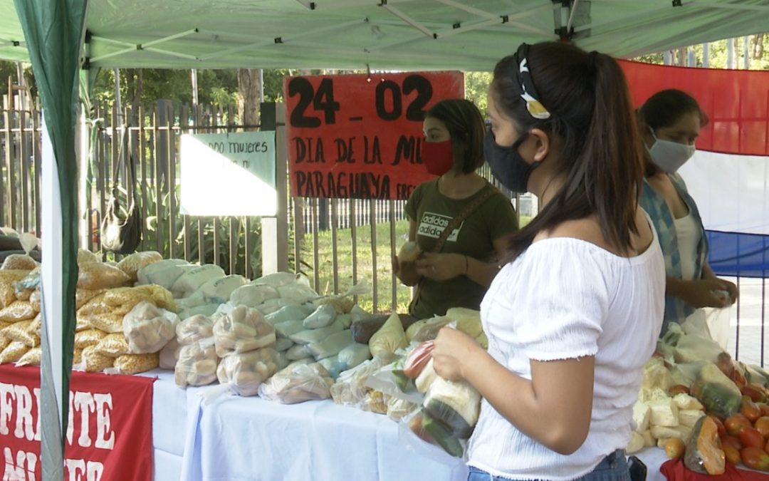 Campesinas donaron sus producciones por el Día de la Mujer Paraguaya