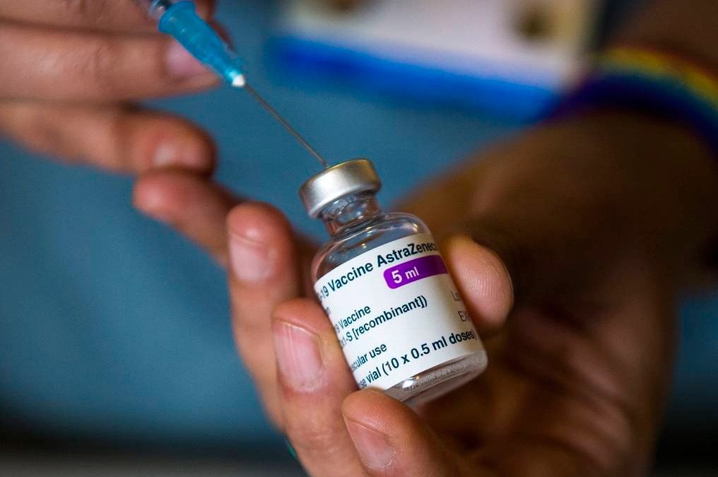 Covax: 300 mil dosis de la AstraZeneca fueron asignadas al país