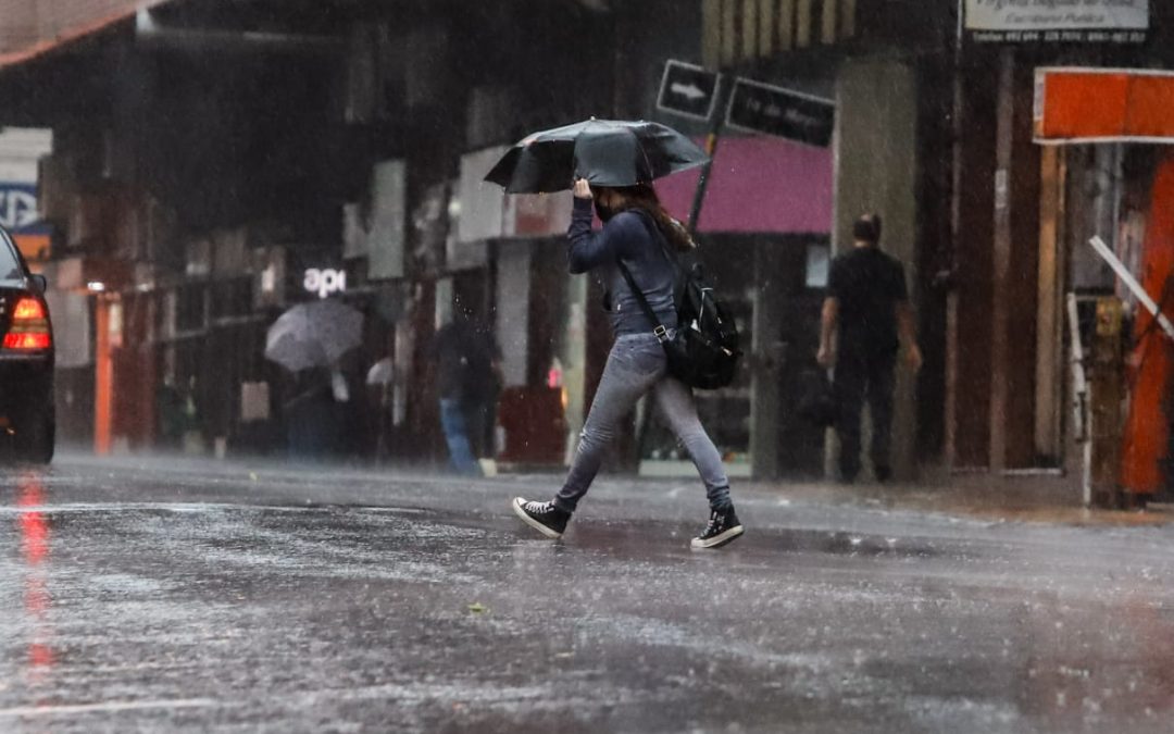 Alerta meteorológica: lluvias con tormentas eléctricas