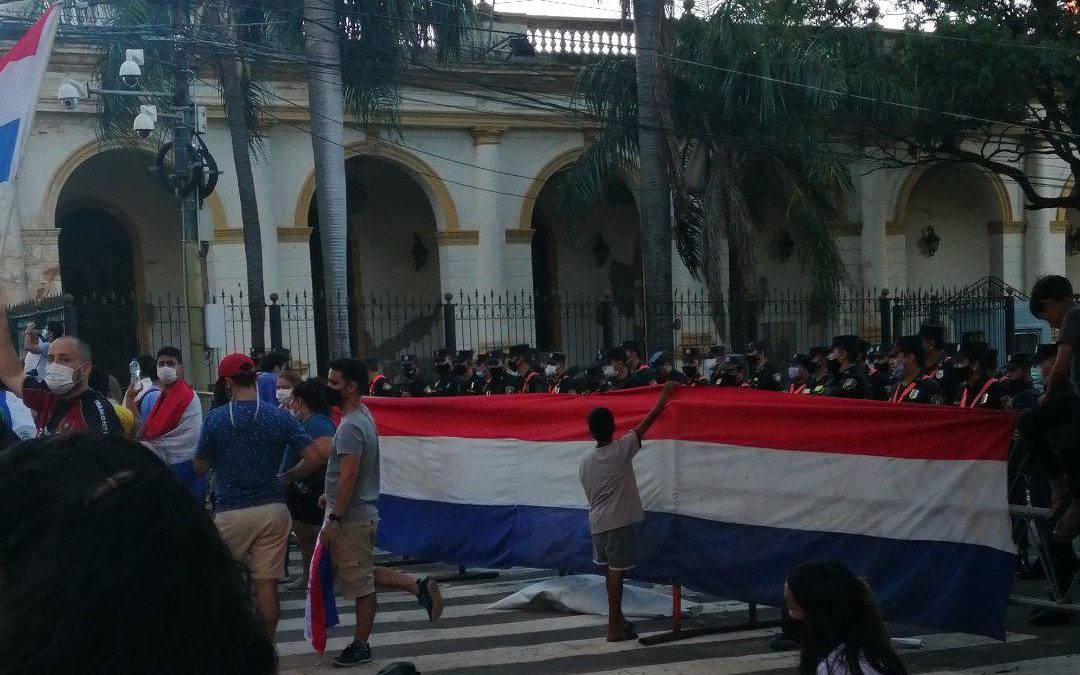 Nueva autoconvocatoria se desarrolla en las inmediaciones del Congreso Nacional