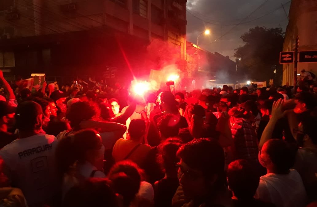 Ocho detenidos tras protesta ciudadana cerca de Mburuvicha Róga
