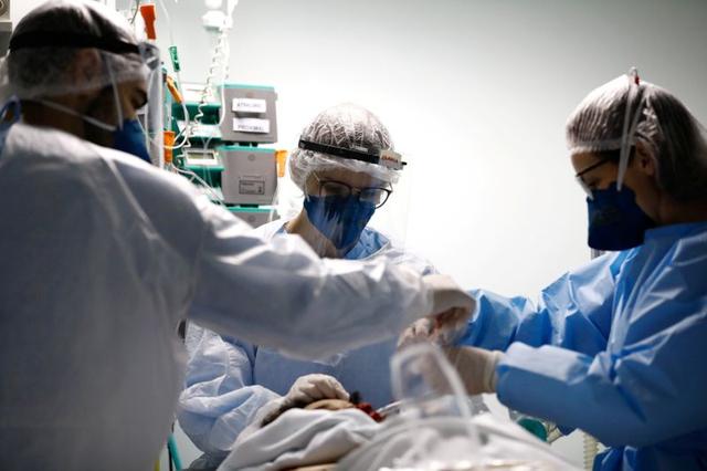 “Estamos con las camas colapsadas; parece un campo de guerra”, dice médica