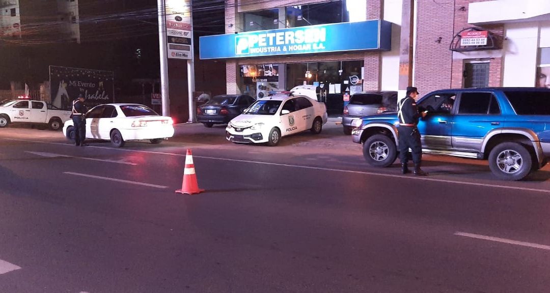 Policía establece controles más severos en las calles