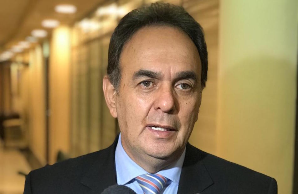 Tres senadores hospitalizados a causa del covid-19