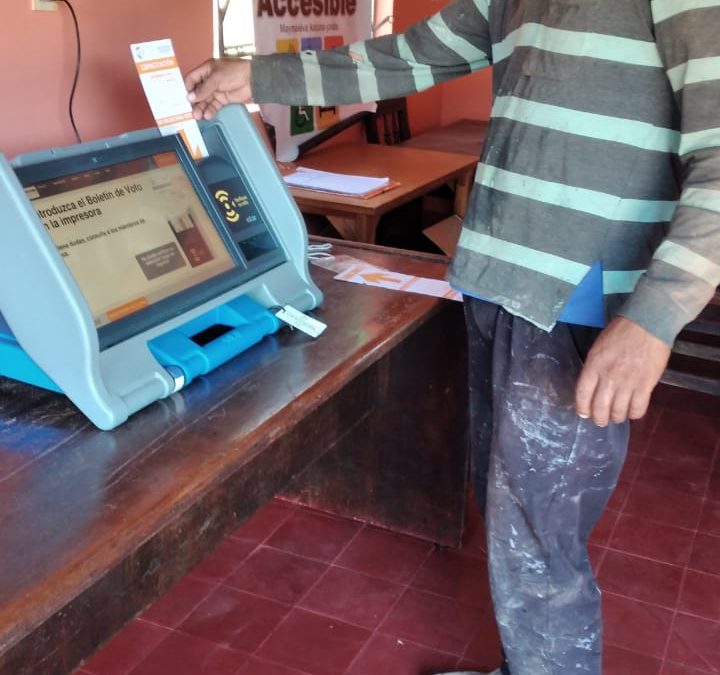 Cerca de 5.000 personas ya practicaron con las máquinas de votación
