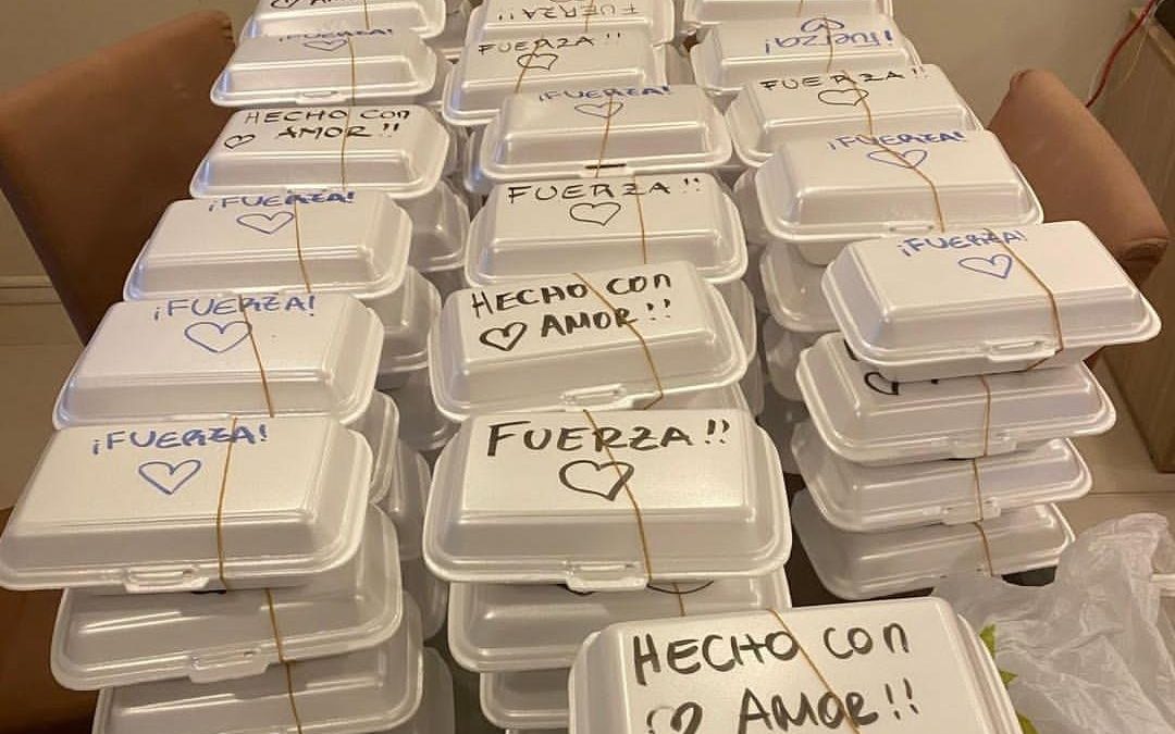 Solidaridad: Reparten almuerzos a familiares de pacientes con covid