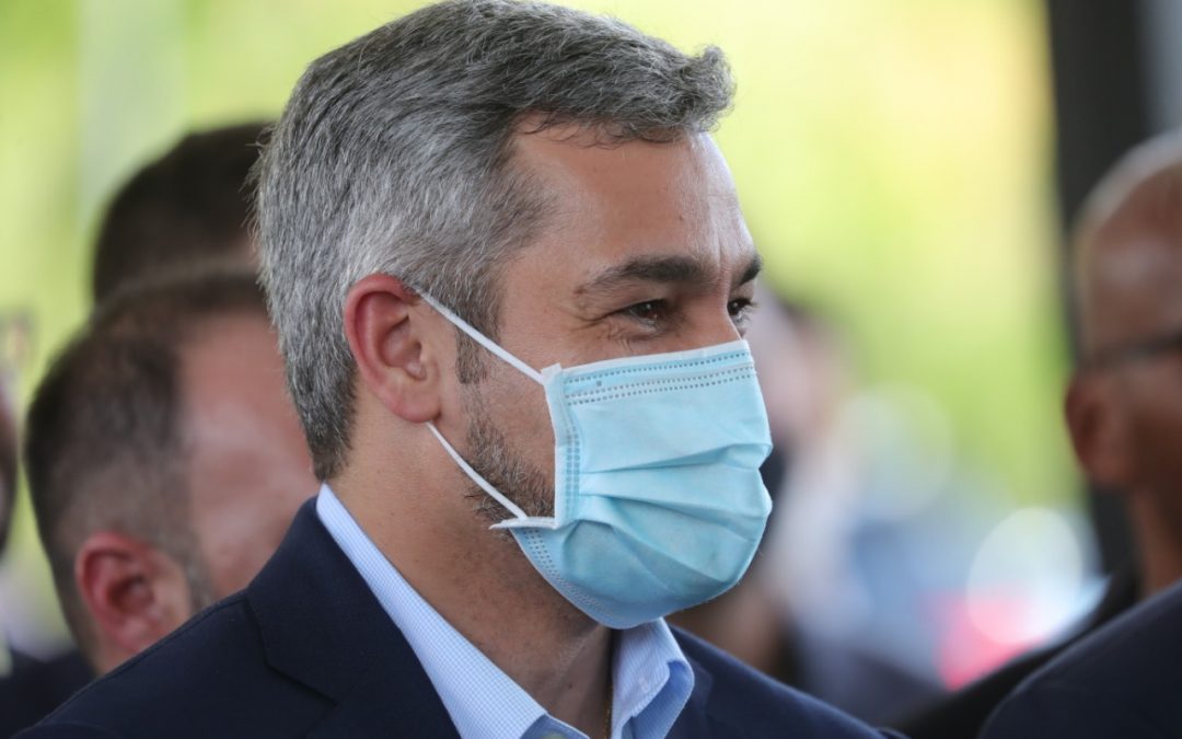 Abdo presencia entrega de helicópteros y sigue sin dar declaraciones