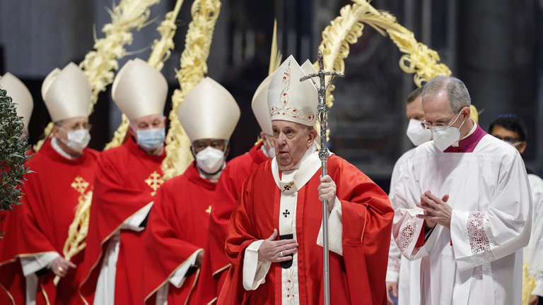 En presencia de pocos fieles, papa Francisco celebró misa de Domingo de Ramos