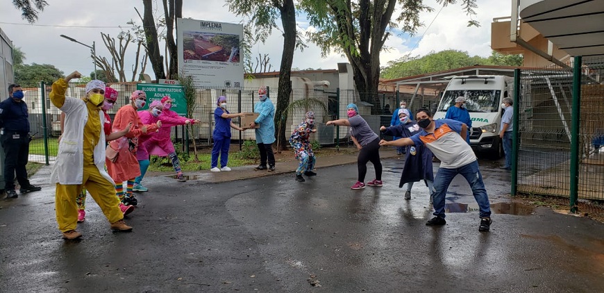 Payasonrisas brindan contención a familiares de internados por covid