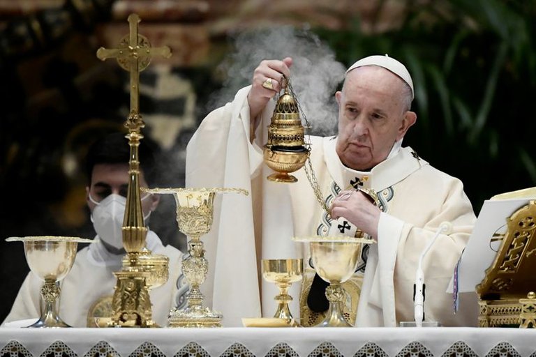 Papa Francisco pide compartir vacunas con países pobres