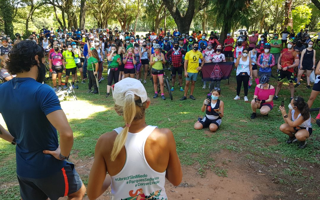 Corredores y ciclistas se manifiestan en el Botánico, exigiendo seguridad