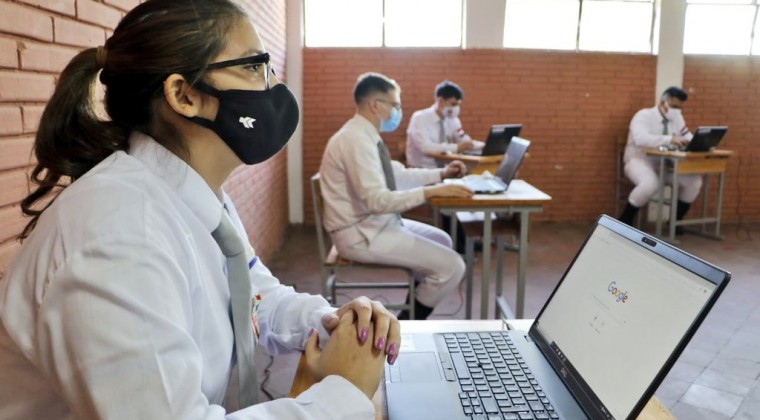 Colegios privados rechazan suspensión de clases híbridas