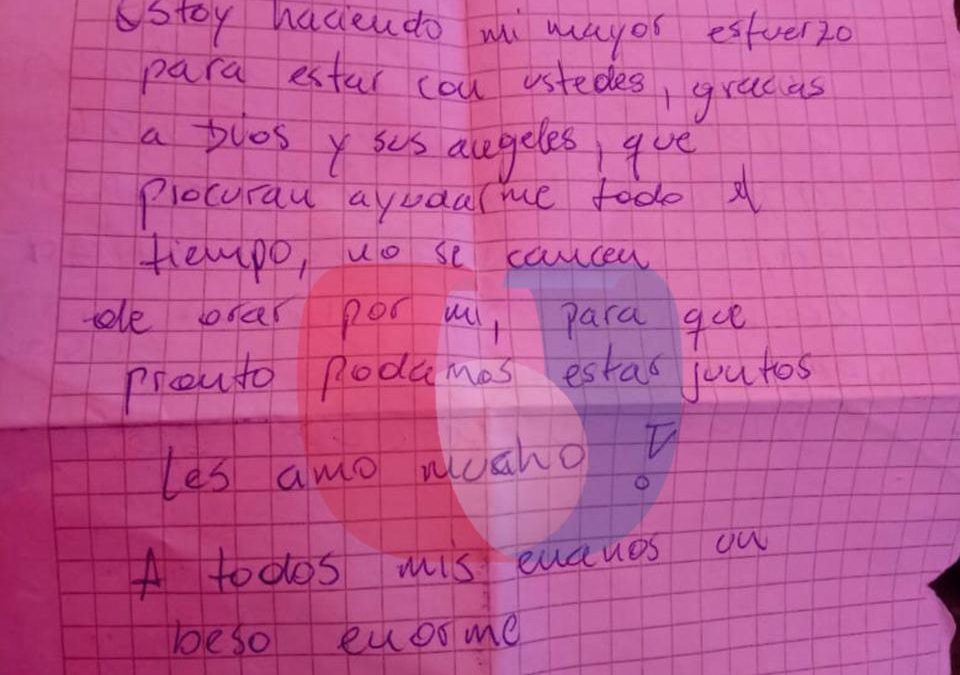 Familiares se comunican por cartas con pacientes internados por Covid-19