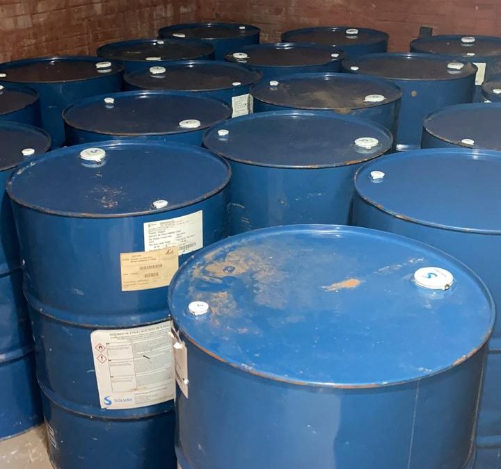 San Lorenzo: hallan tambores con acetona y bolsas de soda cáustica en depósito