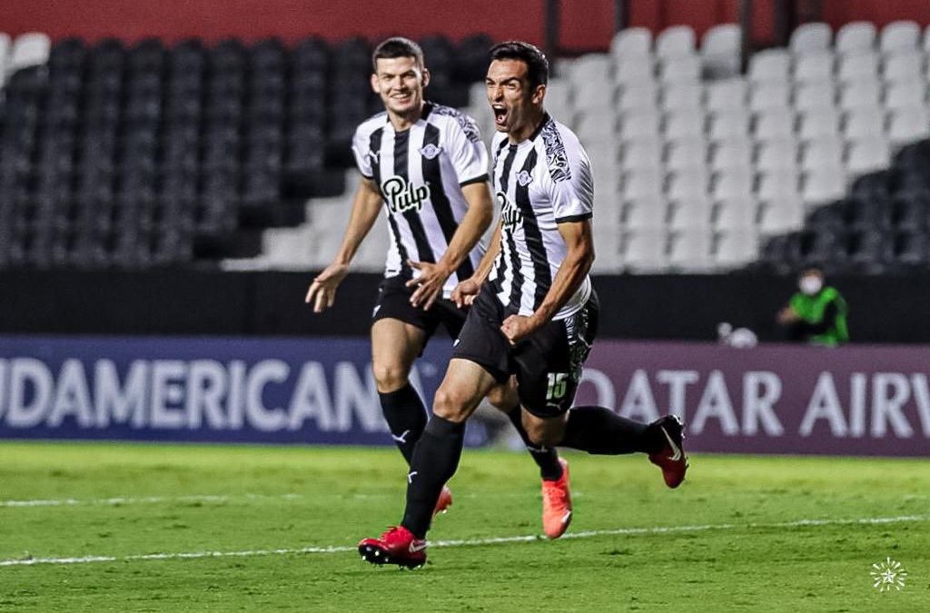 Sudamericana: Libertad suma y River sueña