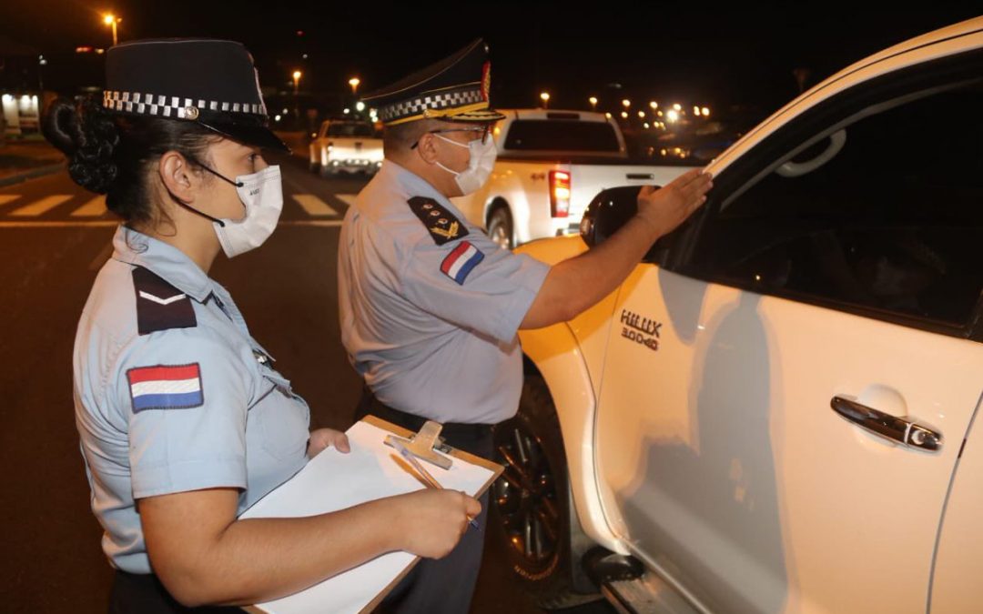 Desde el martes se restringe movilidad en ciudades con “nivel rojo” por covid