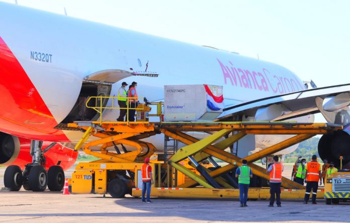 Hoy arriban 134.400 vacunas de AstraZeneca y 100.000 dosis de Covaxin