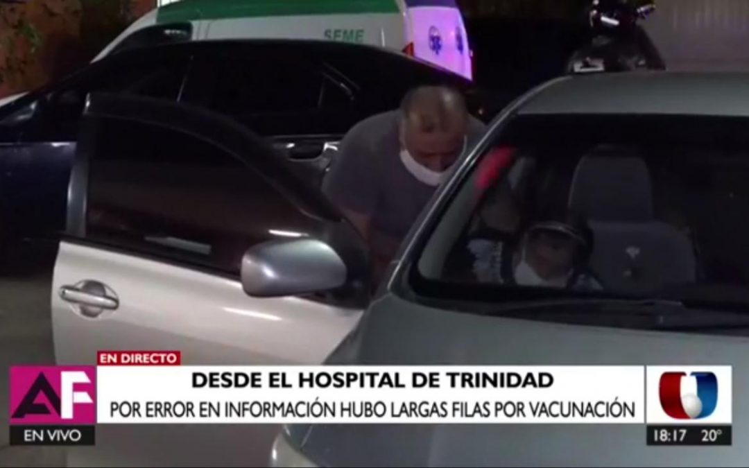Caos en vacunatorios: personas se vacunaron sin agendarse y Salud admite errores