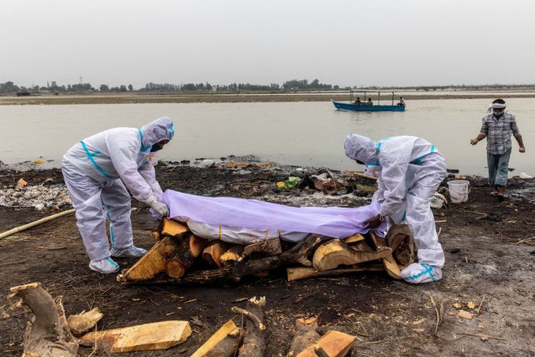 Covid-19: India supera las 4.000 muertes en un solo día