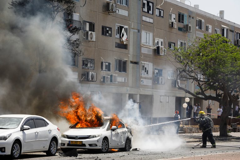 Medio Oriente: Hamas sigue bombardeando a Israel provocando heridos