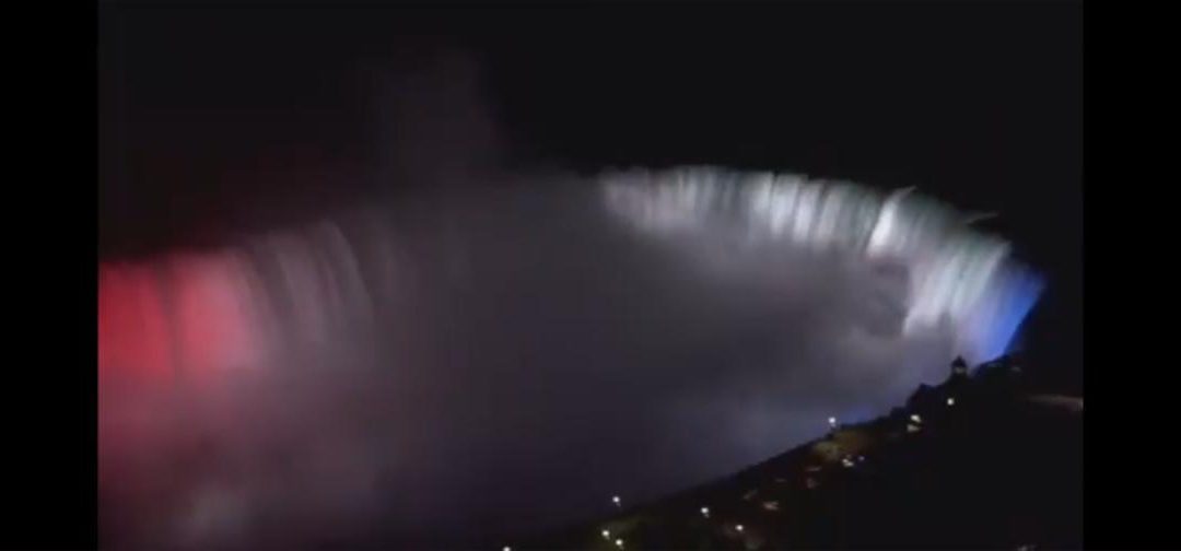 210 años de independencia: el Niágara se tiñe de tricolor