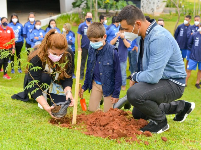 Compromiso ambiental: quinta edición del «Plantatón» se realizó esta mañana