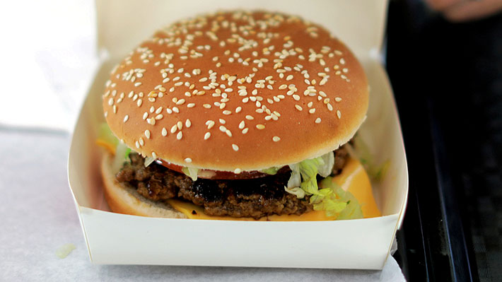 Nueva York: hamburguesas y papas fritas gratis para quienes se vacunen contra el Covid
