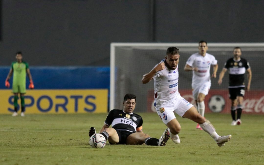 Nacional derrota a Olimpia e impide que Libertad se corone campeón