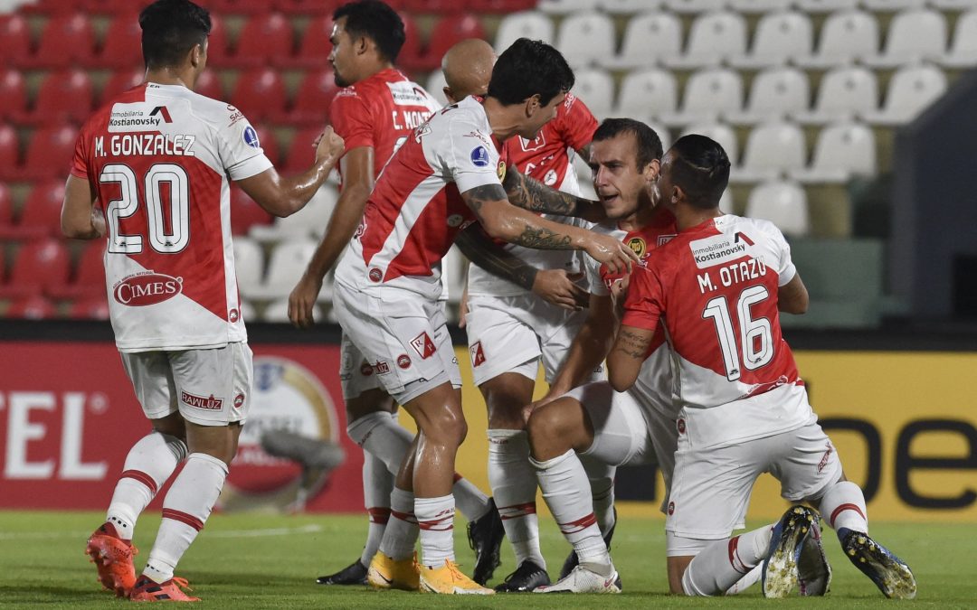 River Plate obtiene un agónico triunfo ante Peñarol