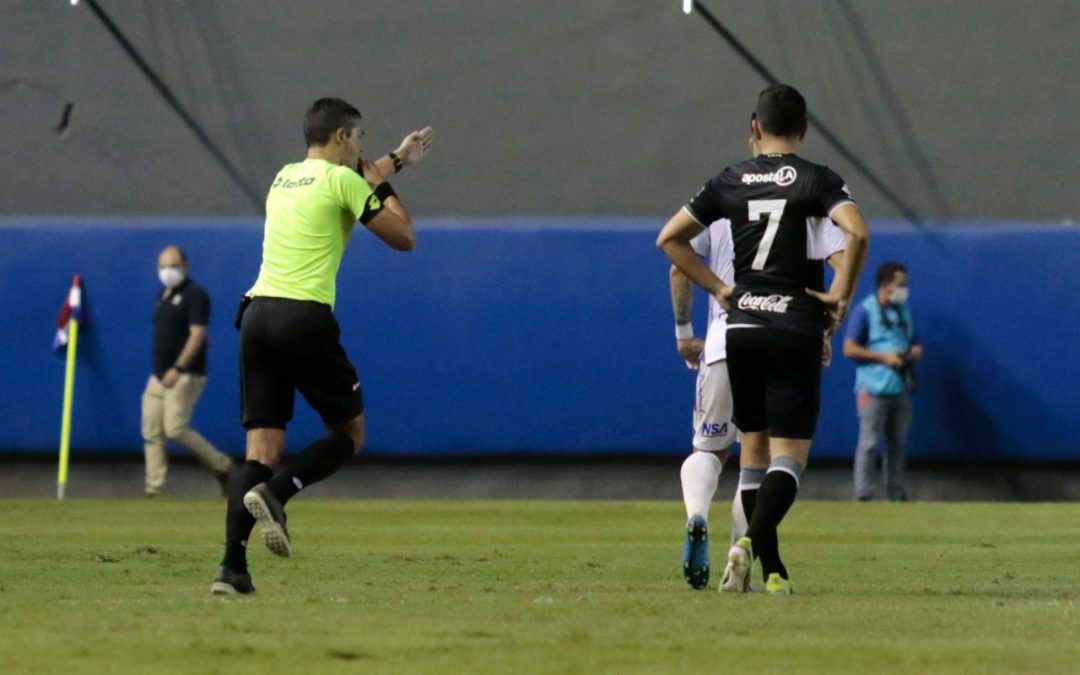 Árbitros designados para la penúltima fecha