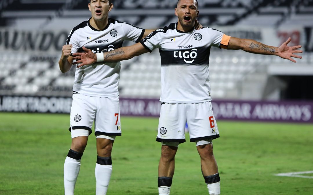 Olimpia hizo los goles que necesitaba y clasificó a Octavos