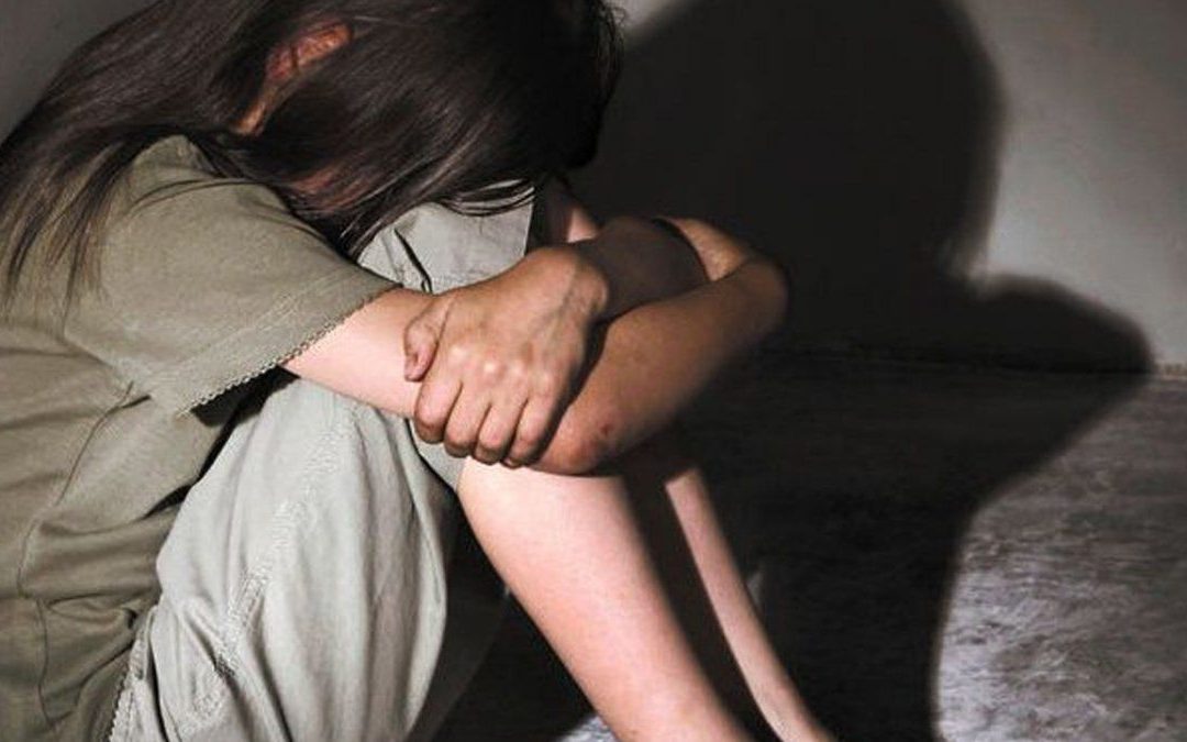 Hombre es condenado a 18 años de prisión por abusar de sus tres hijas