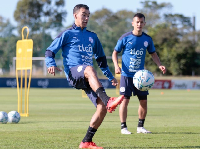“Kaku” Romero se sumó a la Albirroja en Ypané