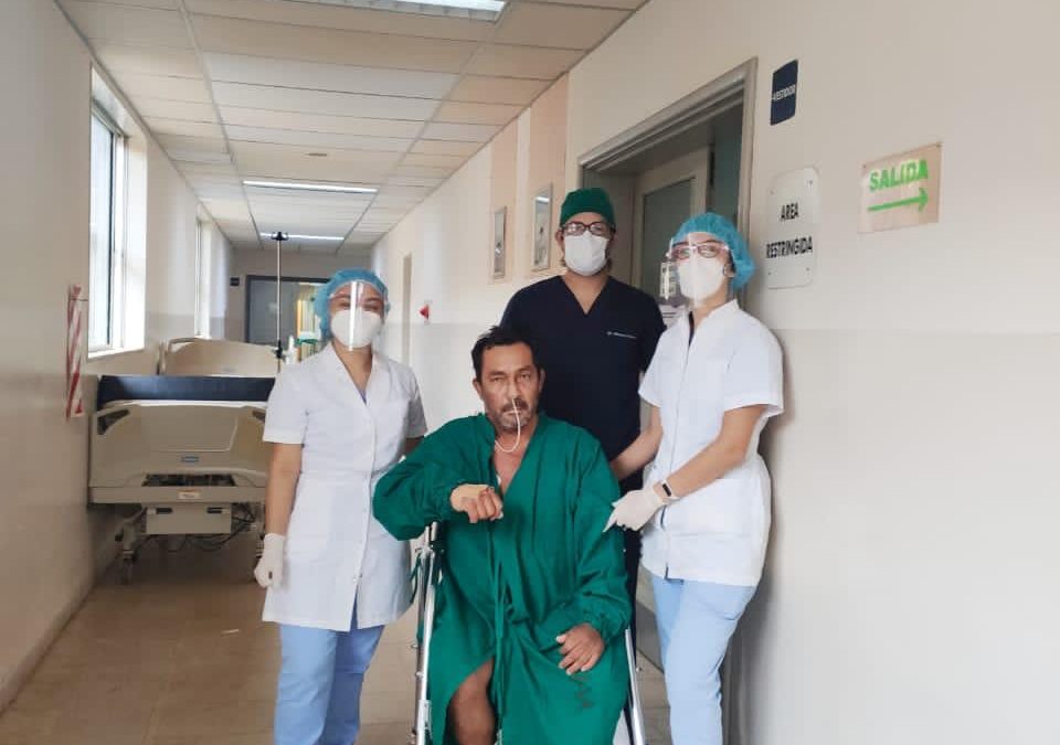 Pacientes en terapia por covid reciben rehabilitación respiratoria