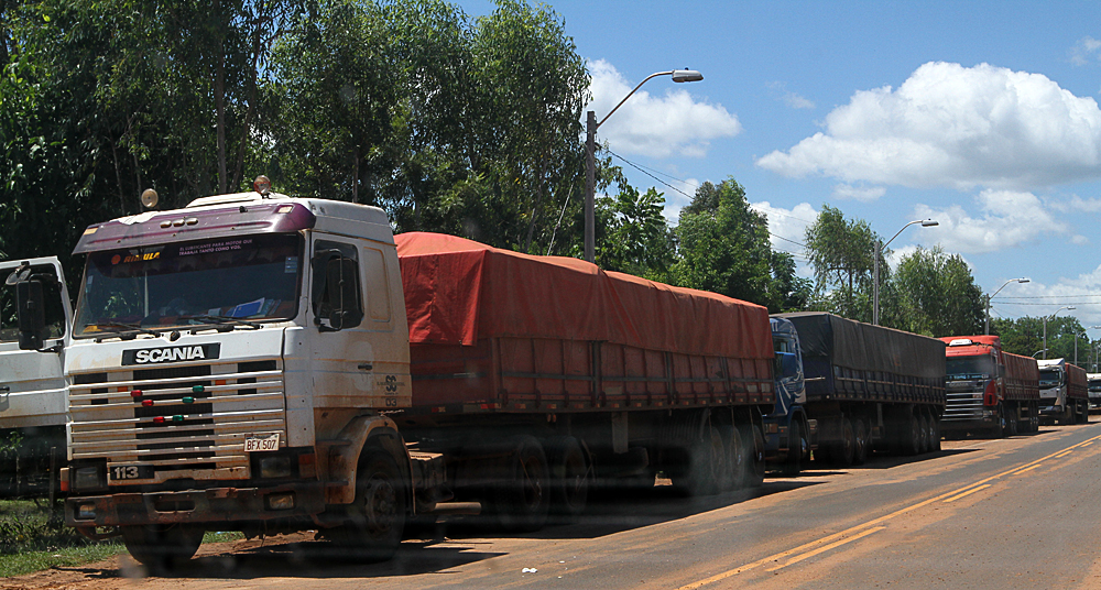 Tras presentación de proyecto de ley, camioneros levantan paro