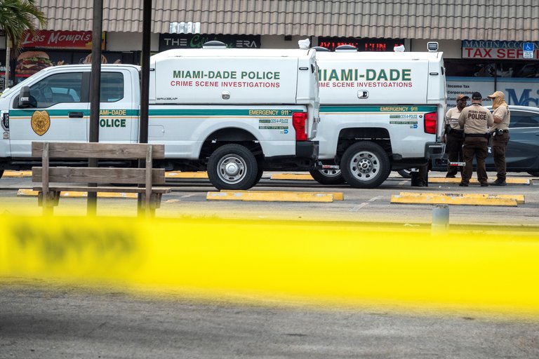 Tiroteo en Miami deja tres muertos y al menos seis heridos