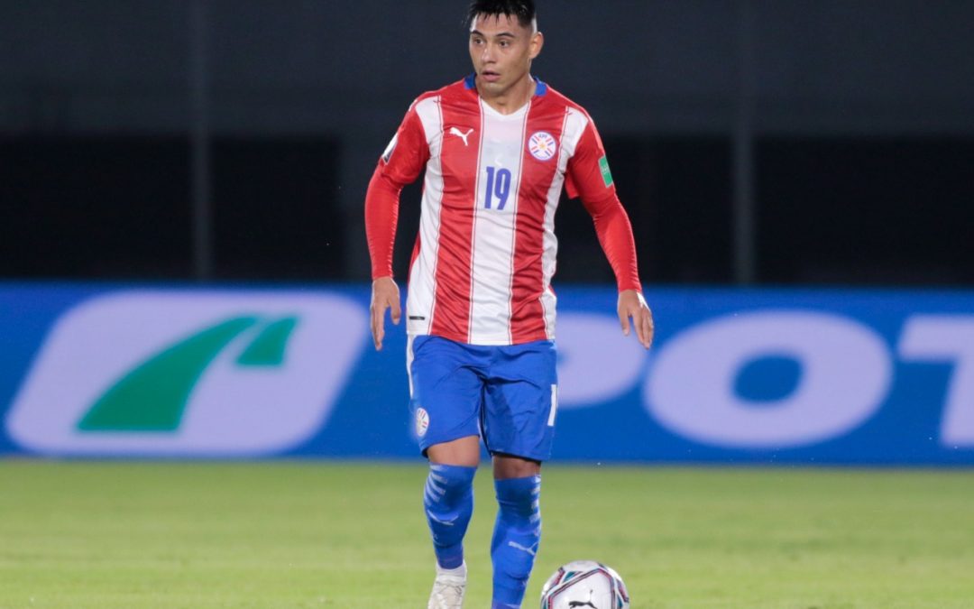 Paraguay cae en casa y complica su clasificación