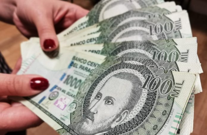 Salario mínimo: reajuste podría impactar a 250 mil trabajadores