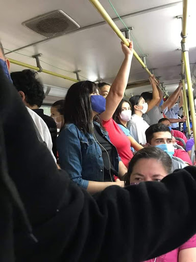 Por exceso de pasajeros, multan a seis empresas de transporte