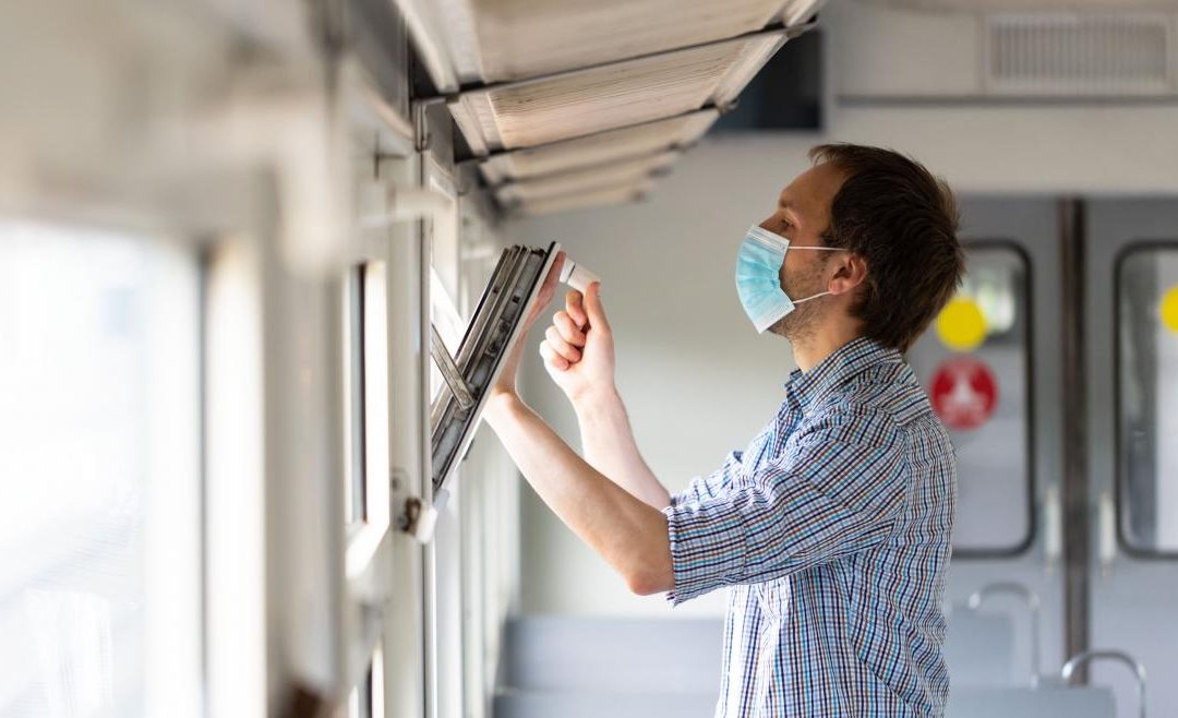 Covid-19: ventilar espacios cerrados es clave para reducir contagios