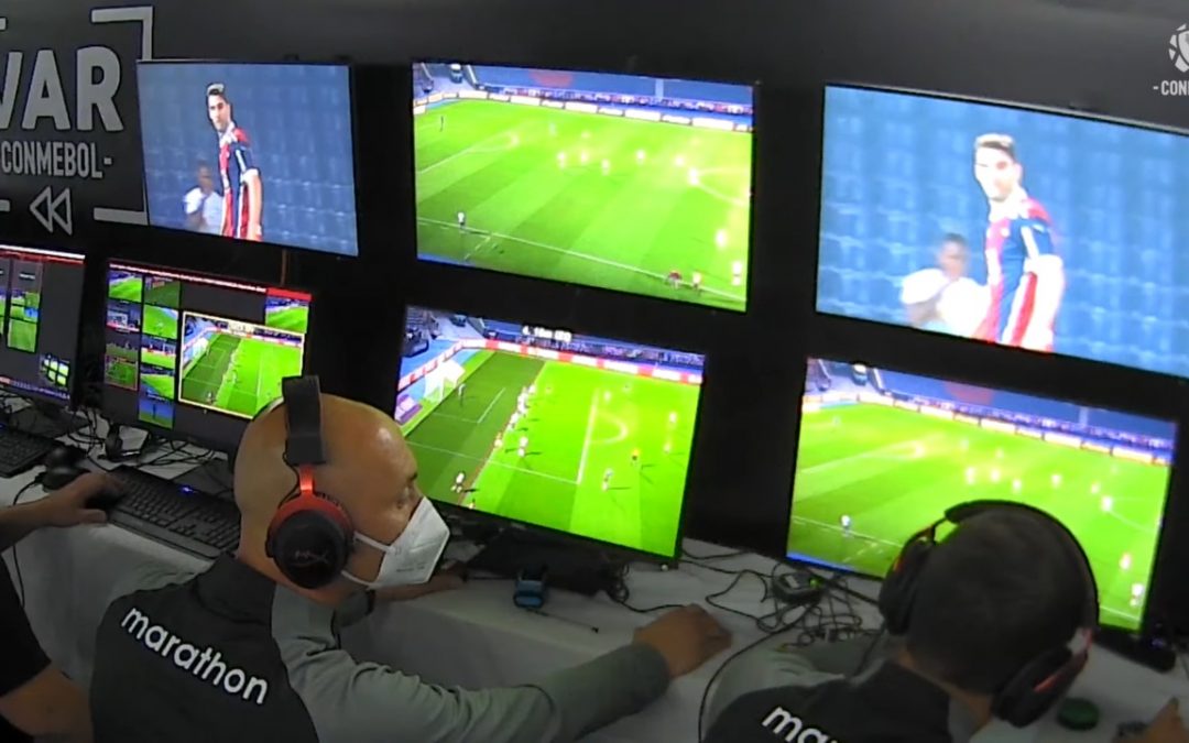 Suspenden a tres árbitros por gol mal anulado a Cerro