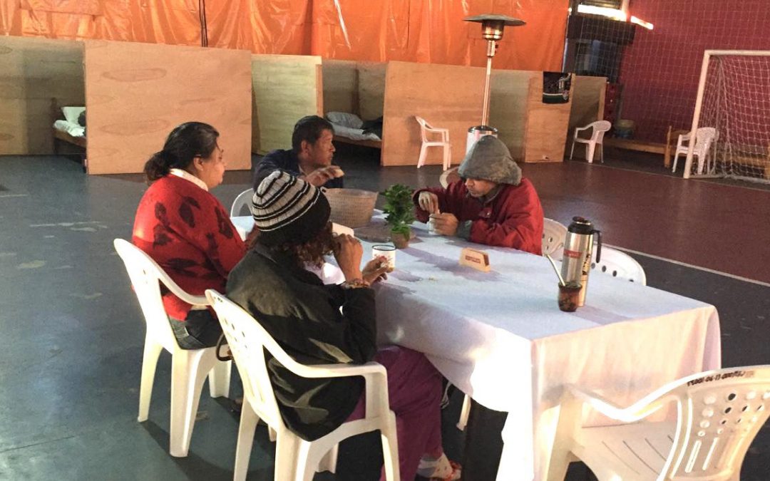 En la fría noche y madrugada, SEN asistió a 17 personas en situación de calle