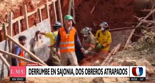 Derrumbe en barrio Palomar deja a dos obreros atrapados