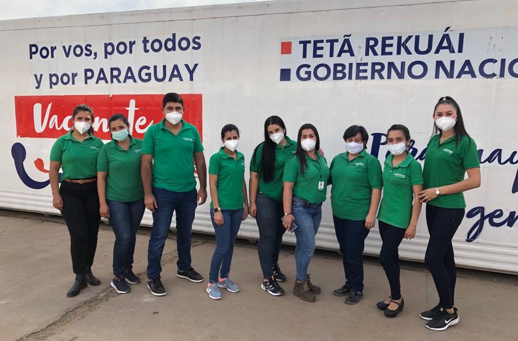 Farmacenter colaboró en jornada de vacunación masiva en el Rubén Dumot