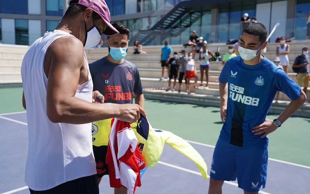 Miguel Almirón y su gentileza con Rafael Nadal
